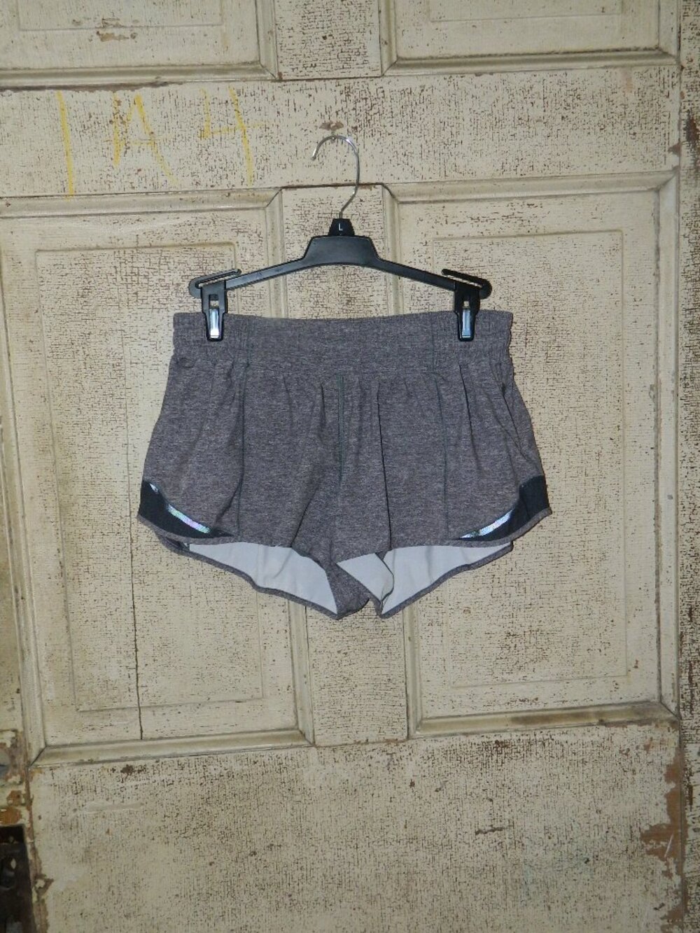 Lululemon Hotty Hot Shorts II 2.5” Heathered Gray Size 8 Reg (X-21)